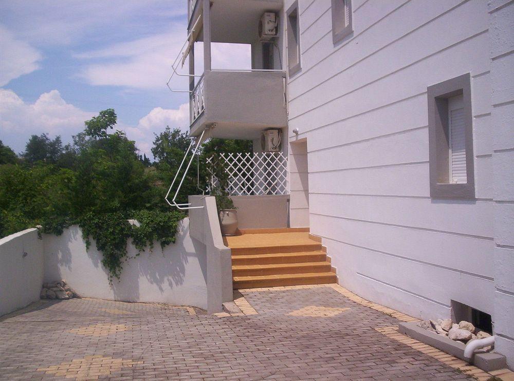 Milos Apartments Afytos Exterior foto