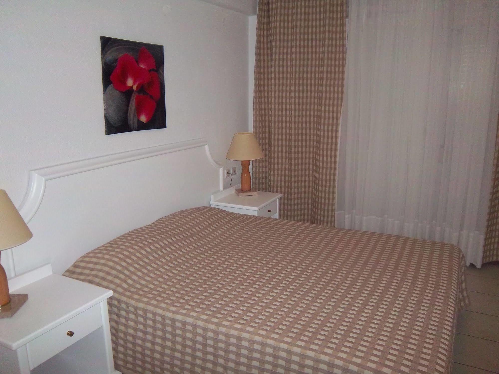 Milos Apartments Afytos Exterior foto