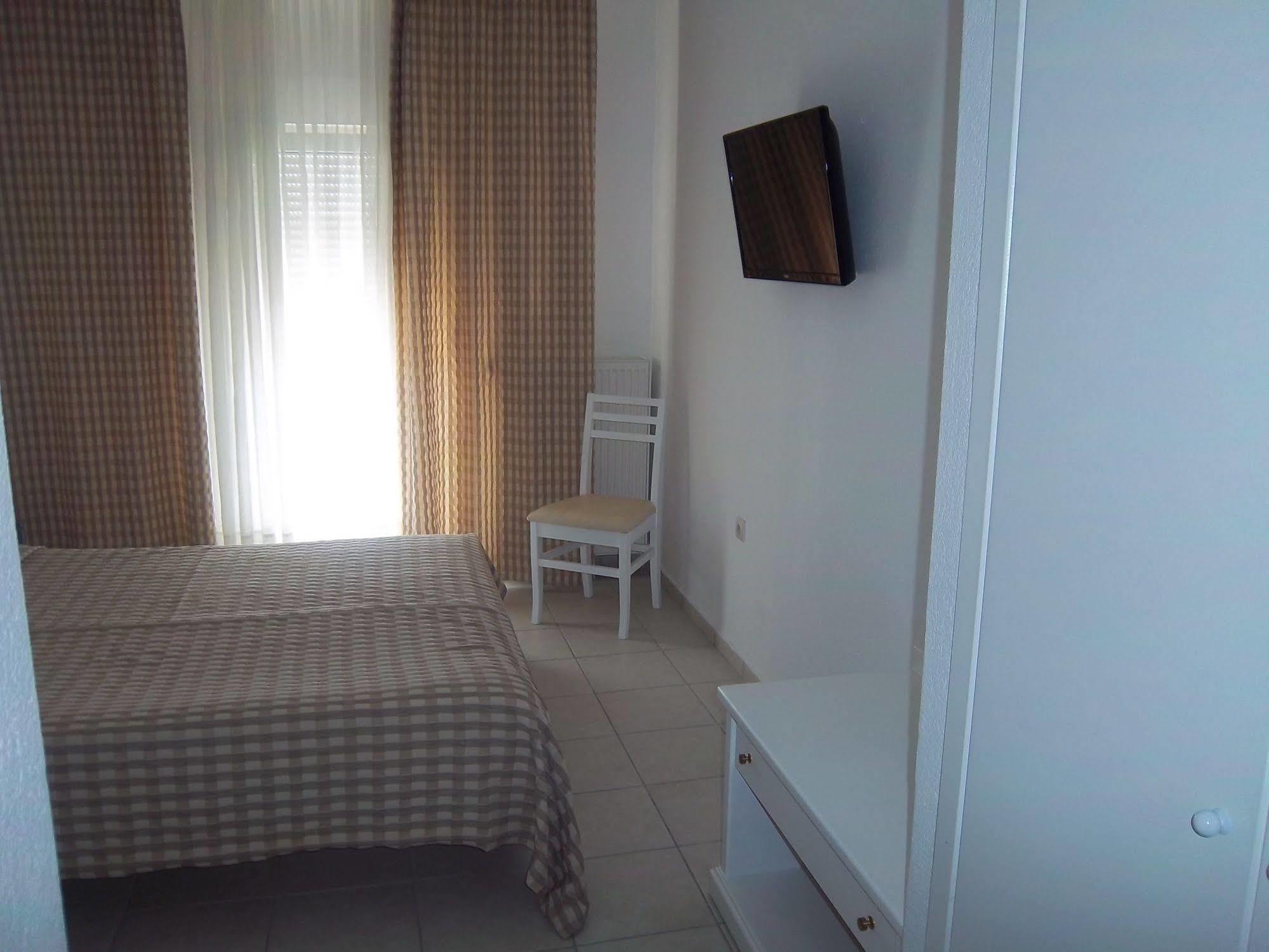 Milos Apartments Afytos Exterior foto