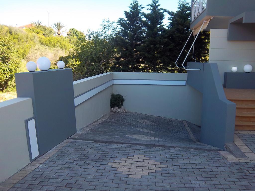Milos Apartments Afytos Exterior foto