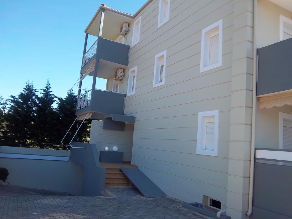 Milos Apartments Afytos Exterior foto